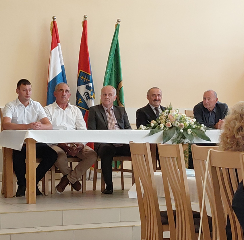 G&oacute;la &uuml;nnepel - erős&ouml;dő hat&aacute;rmenti kapcsolatok